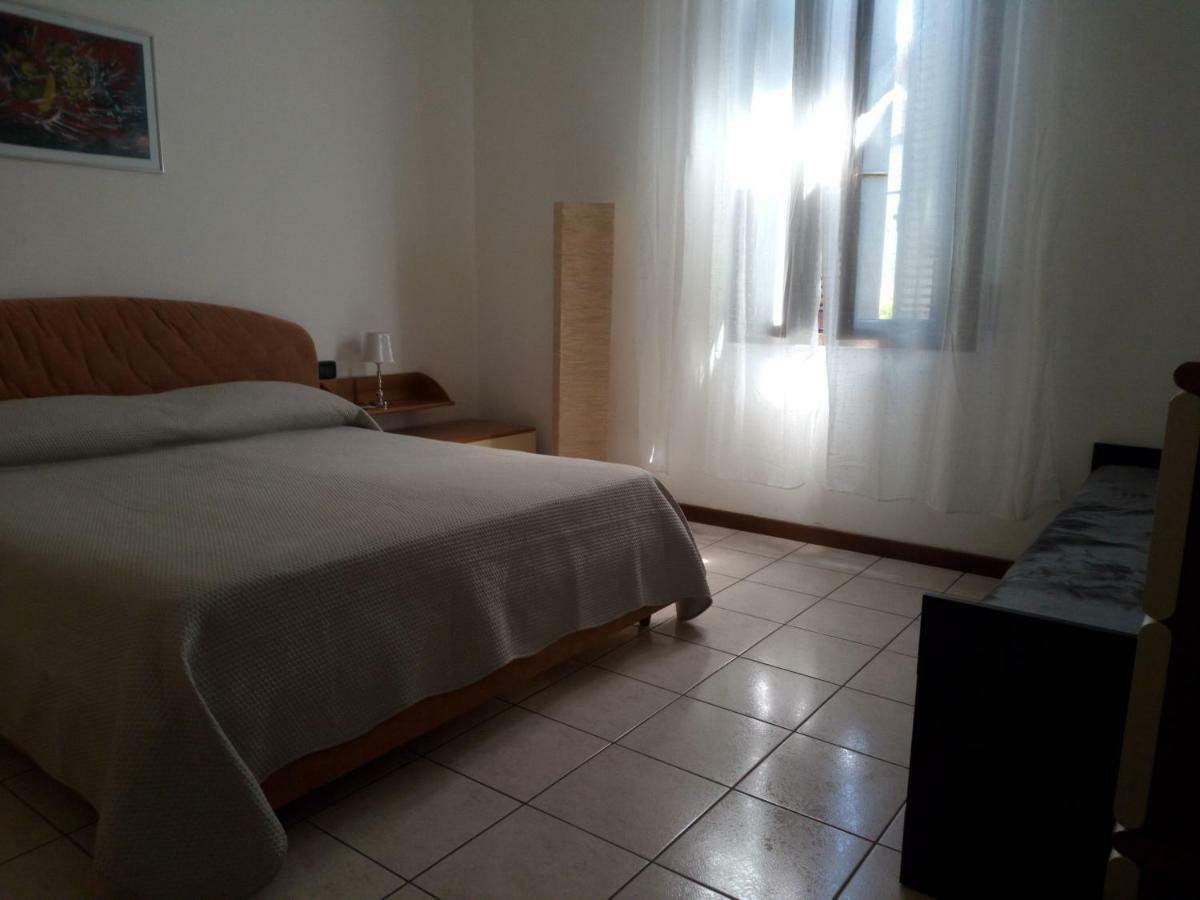 Ferienwohnung Casa Nax Terni Exterior foto